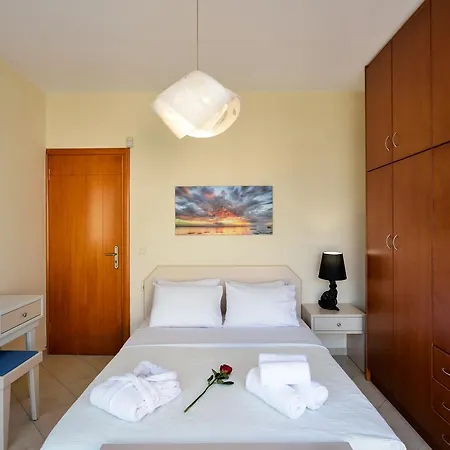 Elia Selinou 하니아